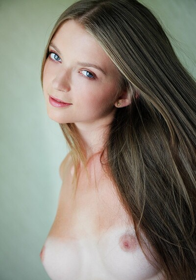 Model Annette in Premiere