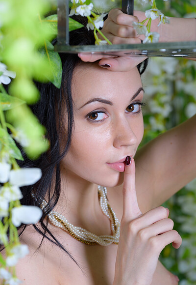 Model Joanna in Seductive